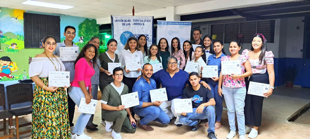 Graduación de la segunda Escuela de Emprendimiento en Llano Largo de Panamá.